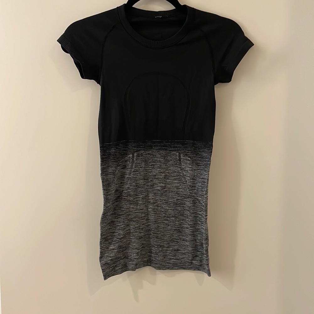 Black & Grey Lululemon workout top